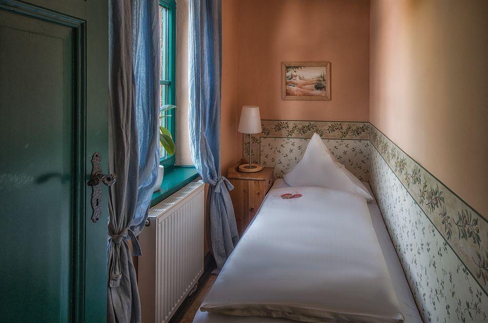 Hotel Zur Henne Naumburg  Esterno foto