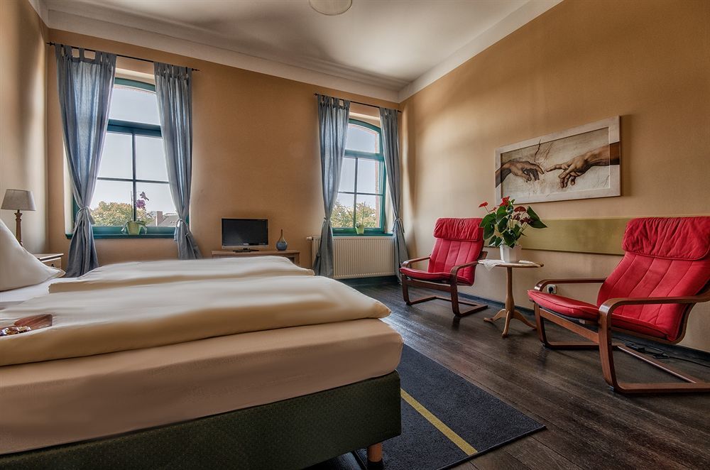 Hotel Zur Henne Naumburg  Esterno foto