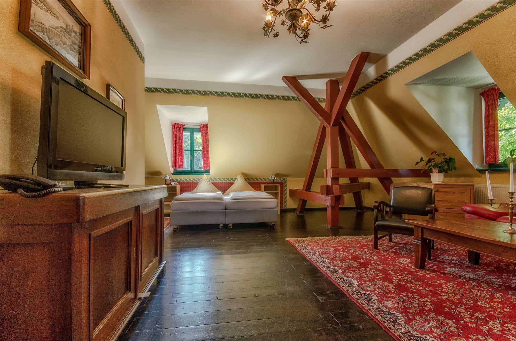 Hotel Zur Henne Naumburg  Esterno foto