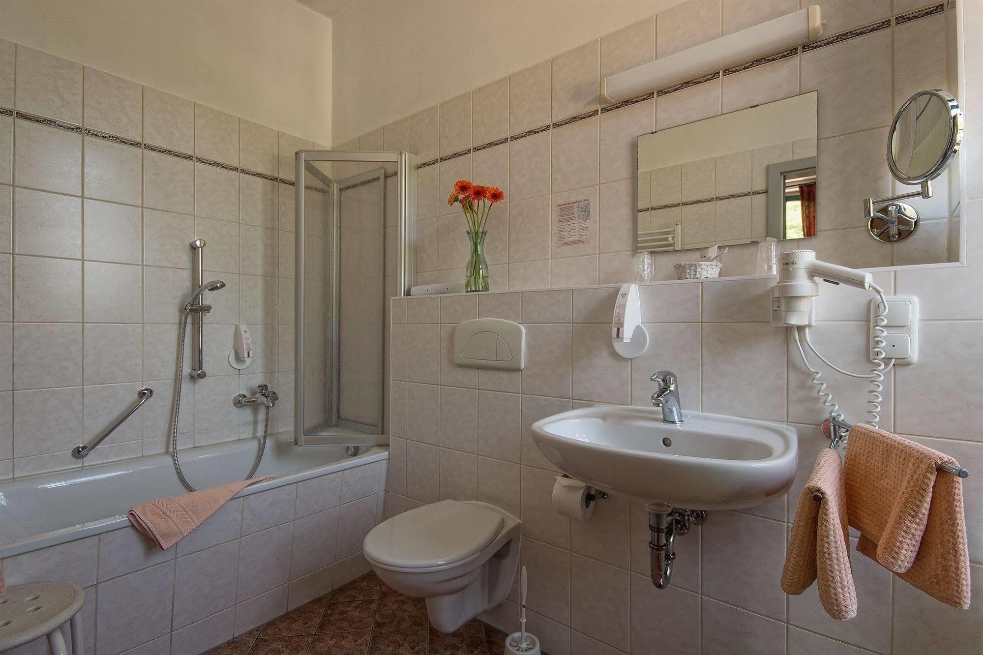 Hotel Zur Henne Naumburg  Esterno foto