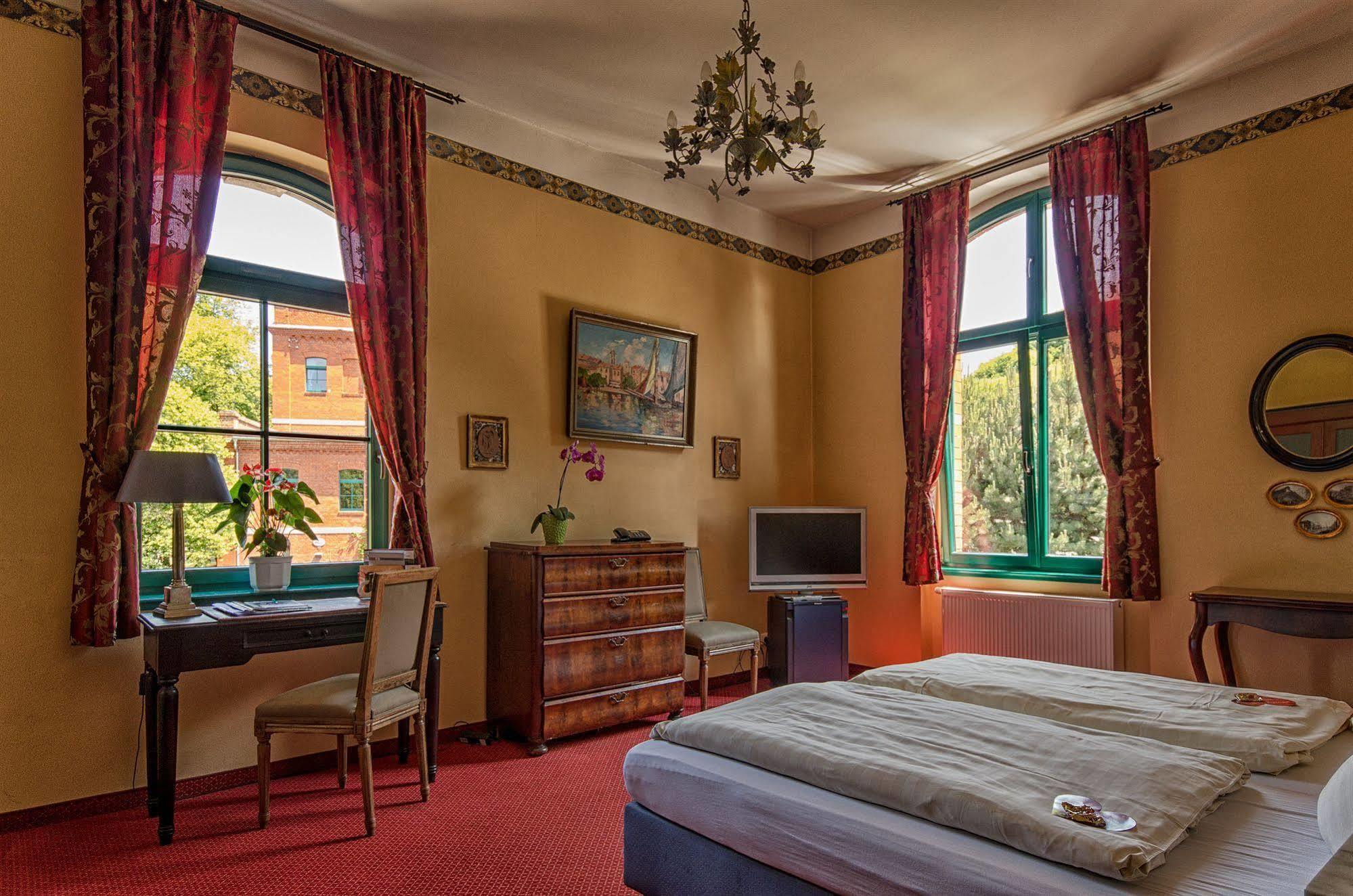 Hotel Zur Henne Naumburg  Esterno foto